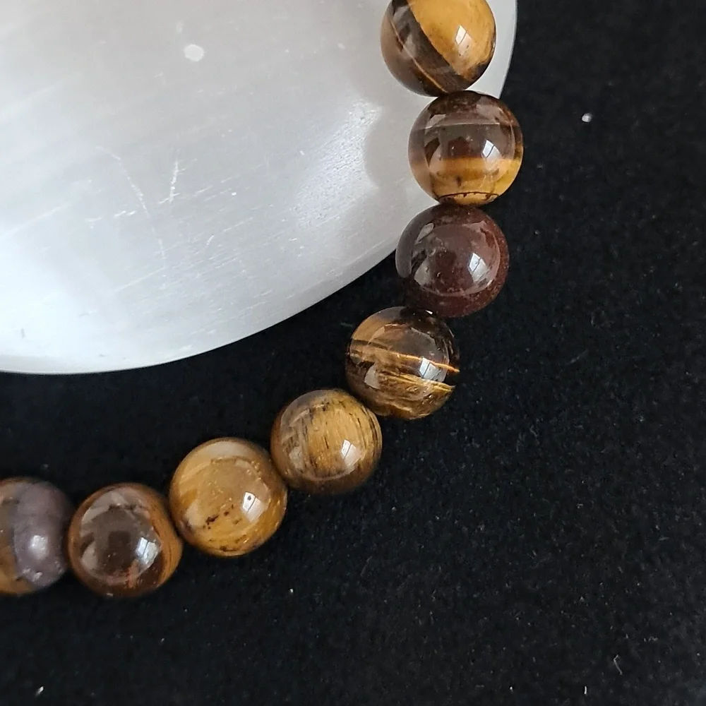 Tigers Eye Natural Crystal Stone Stretchy Bracelet.‎ 8MM Bead Size.